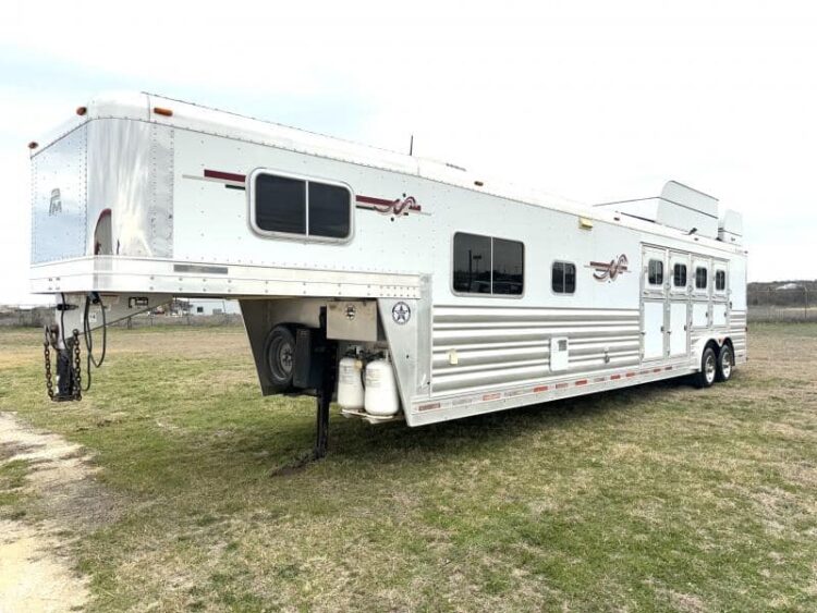 2011 Platinum Coach 4 Horse 15 SW Rear Load Horse Trailer - Image 2